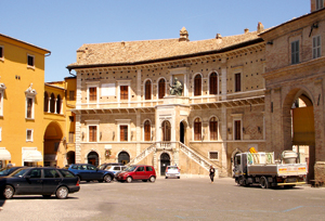 A typical village square - or piazza - in Le Marche